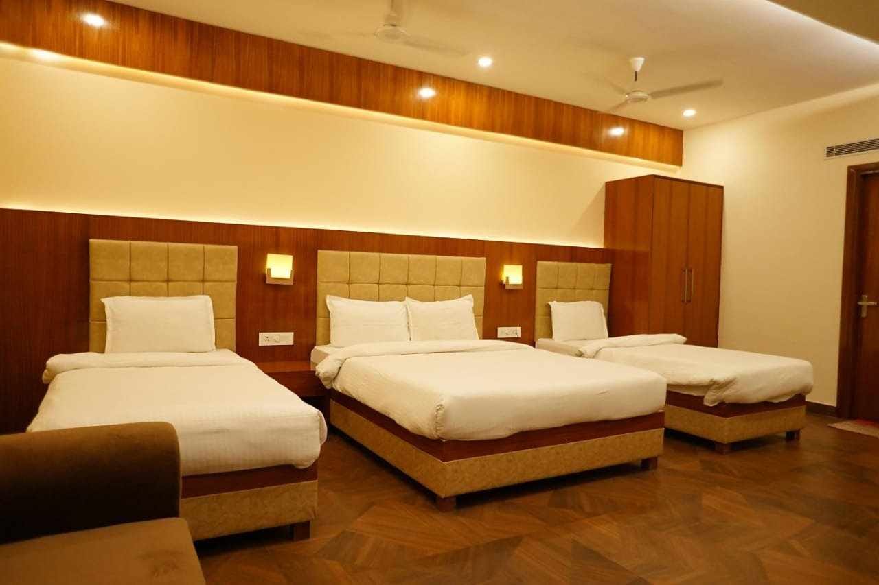 4 Bed Non-AC at Shri Gajanan Maharaj Sansthan — Spacious room with natural ventilation